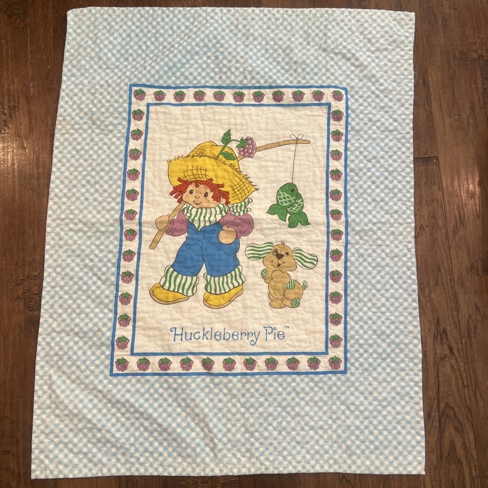 Vintage Baby Blanket 1980 Huckleberry Pie Quilt Strawberry Shortcake‎